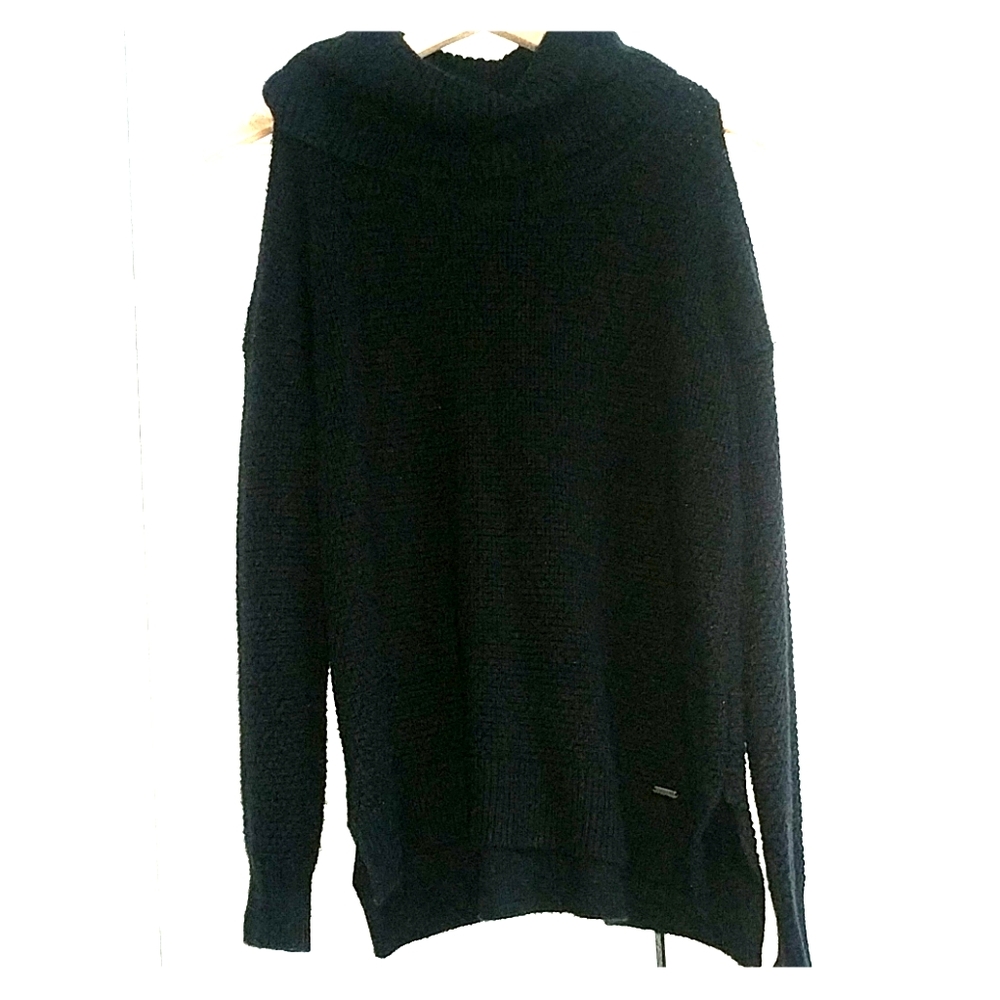 Black Hollister Cold Shoulder sweater wl